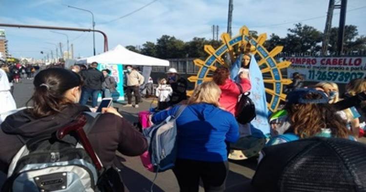  CON PROTOCOLOS Y CUIDADOS, MILES DE PERSONAS PARTICIPAN DE LA PEREGRINACIÓN A LUJÁN.