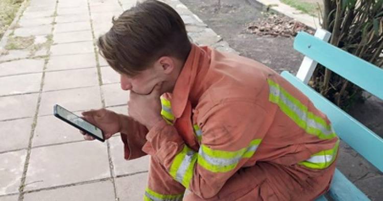  LUCIO, EL BOMBERO CORDOBÉS QUE RINDIÓ UN EXAMEN EN MEDIO DE LOS INCENDIOS.