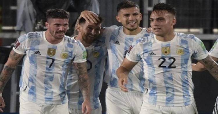 HOY ARGENTINA RECIBE A PERÚ EN EL MONUMENTAL EN BUSCA DE UN NUEVO PASO A QATAR 2022.