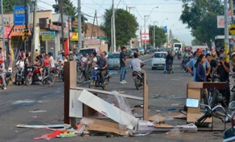  CÓRDOBA : A OCHO AÑOS DEL ACUARTELAMIENTO POLICIAL Y LOS SAQUEOS.